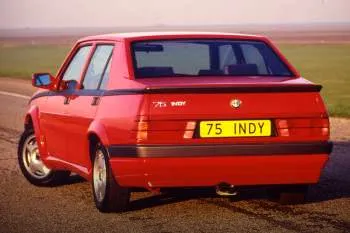 Alfa Romeo 75 (1989 – 1992) – fotka 10