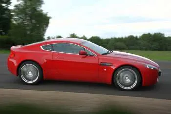 Aston Martin V8 Vantage – fotka 4