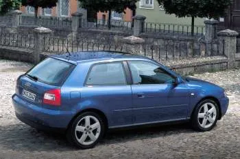 Audi A3 1.9 TDI 130hp Ambition trojdverový hatchback – fotka 2
