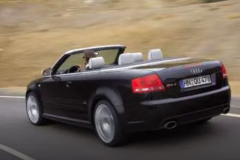 Audi RS4 Cabriolet (2006 – 2008) – fotka 6