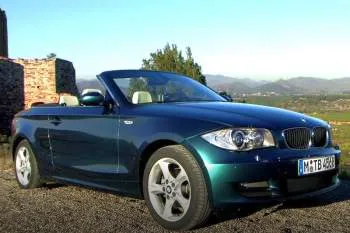 BMW 120d Cabrio Executive – fotka 5