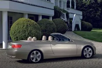 BMW 330d Cabrio Executive – fotka 5