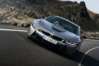 BMW i8 Coupe (od 2018) – fotka 4