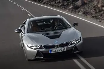 BMW i8 Coupe (od 2018) – fotka 9