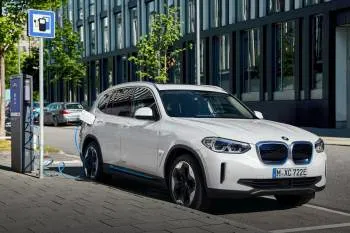 BMW iX3 (od 2020) – fotka 5