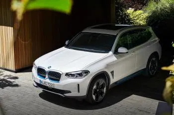 BMW iX3 (od 2020) – fotka 7
