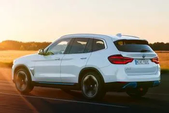 BMW iX3 (od 2020) – fotka 9