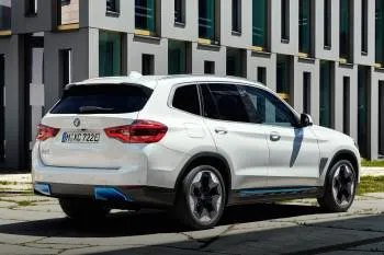 BMW iX3 (od 2020) – fotka 16