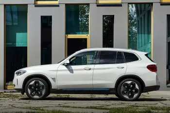 BMW iX3 (od 2020) – fotka 29