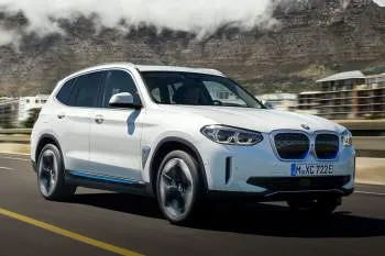 BMW iX3 (od 2020) – fotka 30