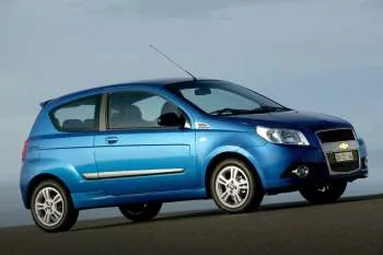 Chevrolet Aveo trojdverový hatchback (2008 – 2011) – fotka 9