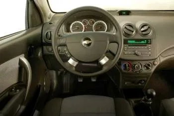 Chevrolet Aveo trojdverový hatchback (2008 – 2011) – fotka 10