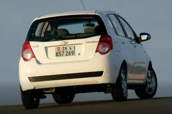 Chevrolet Aveo päťdverový hatchback (2008 – 2011) – fotka 8