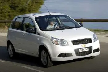 Chevrolet Aveo päťdverový hatchback (2008 – 2011) – fotka 10