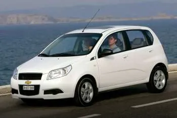 Chevrolet Aveo päťdverový hatchback (2008 – 2011) – fotka 12