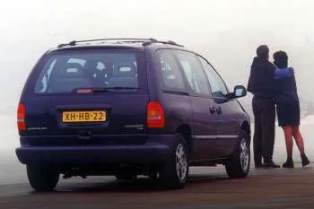 Chrysler Voyager 2.4i 16V SE Luxe – fotka 2