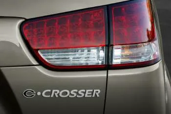 Citroën C-Crosser 2.4i 16v Exclusive – fotka 7