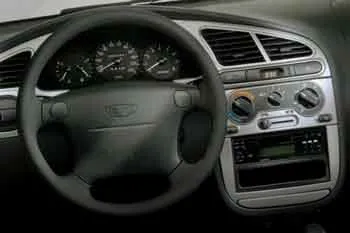 Daewoo Lanos trojdverový hatchback (2001 – 2003) – fotka 2