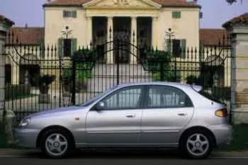 Daewoo Lanos sedan (2001 – 2003) – fotka 2