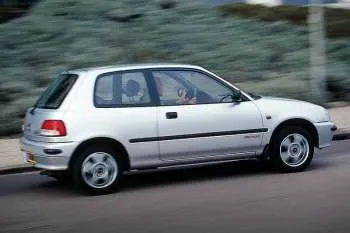 Daihatsu Charade 1.3 RTi trojdverový hatchback – fotka 3