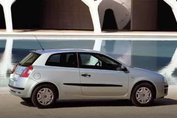 Fiat Stilo 1.9 JTD 16v 140 Business Connect trojdverový hatchback – fotka 3