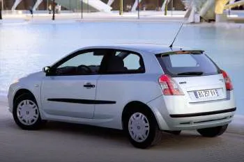 Fiat Stilo 1.9 JTD 16v 140 Business Connect trojdverový hatchback – fotka 6