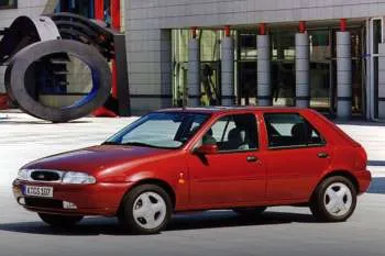 Ford Fiesta 1.3i 16V Studio päťdverový hatchback – fotka 3