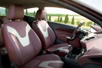 Ford Fiesta trojdverový hatchback (2008 – 2012) – fotka 9