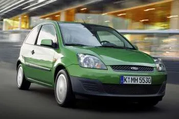 Ford Fiesta trojdverový hatchback (2005 – 2008) – fotka 7