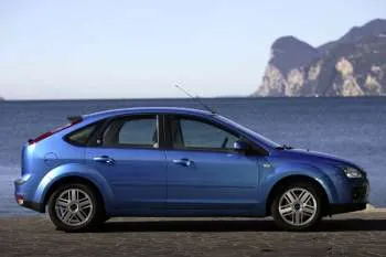 Ford Focus 1.6 TDCi 90hp Titanium päťdverový hatchback – fotka 4