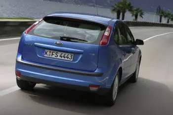 Ford Focus 1.6 TDCi 90hp Titanium päťdverový hatchback – fotka 6