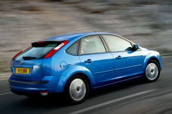 Ford Focus 1.6 TDCi 90hp Titanium päťdverový hatchback – fotka 8