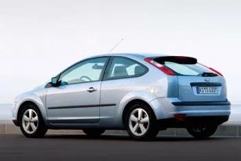 Ford Focus trojdverový hatchback (2004 – 2008) – fotka 6