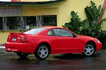 Ford Mustang (1995 – 2003) – fotka 3