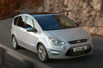 Ford S-MAX (2010 – 2015) – fotka 17