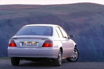 Honda Accord 2.0i ES – fotka 2