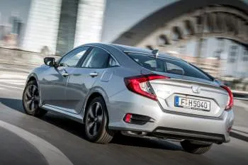 Honda Civic sedan (od 2017) – fotka 12