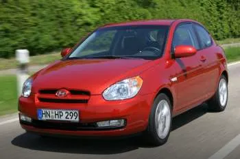 Hyundai Accent 1.4i DynamicVersion hatchback – fotka 2