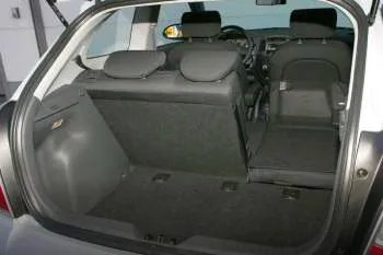 Hyundai Accent 1.4i DynamicVersion hatchback – fotka 8
