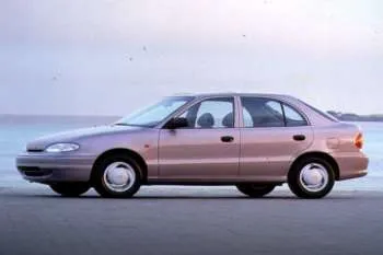 Hyundai Excel 1.3i LS päťdverový hatchback – fotka 3