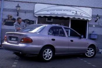 Hyundai Excel 1.5i GS sedan – fotka 2