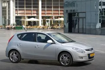 Hyundai i30 2.0i CVVT StyleVersion – fotka 3
