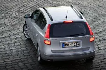 Hyundai i30 CW 1.6i CVVT ActiveVersion – fotka 7
