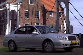 Hyundai Sonata 2.0i DynamicVersion – fotka 3
