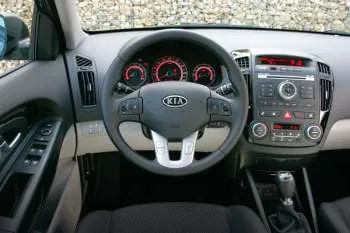 Kia Pro_Ceed (2010 – 2011) – fotka 9