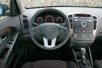Kia Pro_Ceed (2010 – 2011) – fotka 11