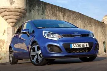 Kia Rio päťdverový hatchback (2011 – 2015) – fotka 3