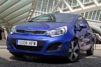 Kia Rio päťdverový hatchback (2011 – 2015) – fotka 5
