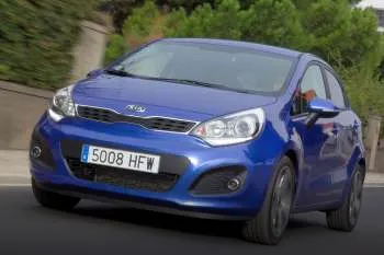 Kia Rio päťdverový hatchback (2011 – 2015) – fotka 8