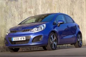Kia Rio päťdverový hatchback (2011 – 2015) – fotka 10
